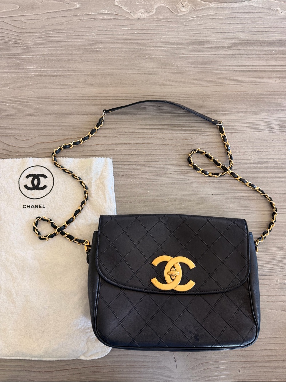 Authentic vintage CHANEL Black Quilted Shoulder/crossbody Bag with Gold CC